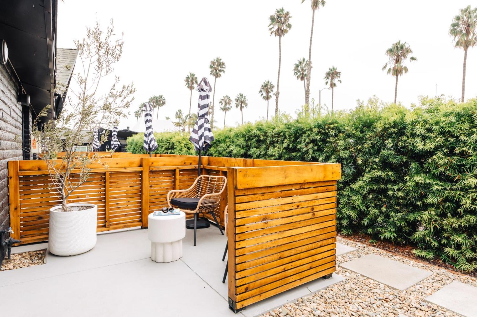 The Green Room Hotel Oceanside Room photo